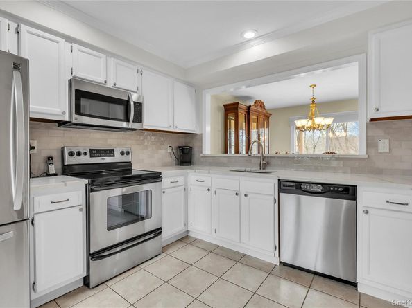 172 Ridgeview Lane, Yorktown Heights NY 10598