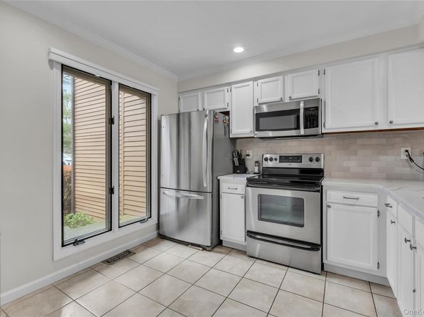 172 Ridgeview Lane, Yorktown Heights NY 10598