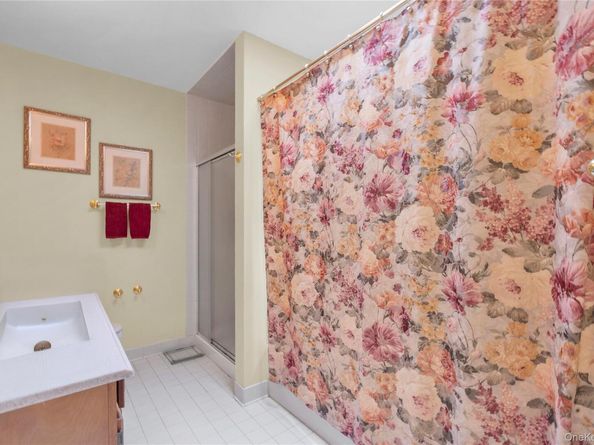 172 Ridgeview Lane, Yorktown Heights NY 10598