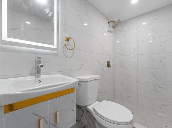 16419 32nd Avenue, Flushing NY 11358