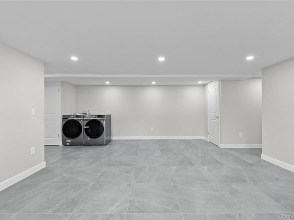 16419 32nd Avenue, Flushing NY 11358