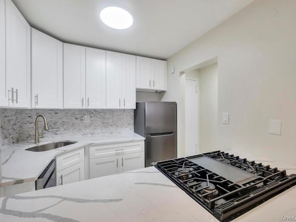 15038 Union Turnpike 12K, Kew Garden Hills NY 11367