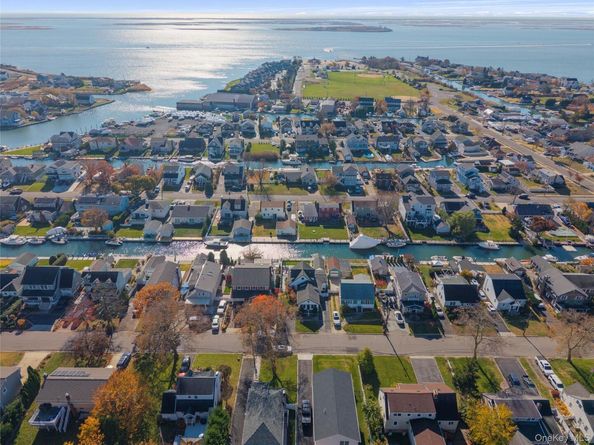 38 Bayside Place, Amityville NY 11701