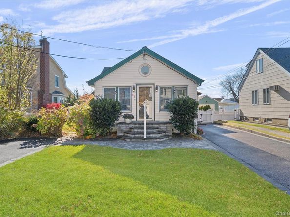 38 Bayside Place, Amityville NY 11701