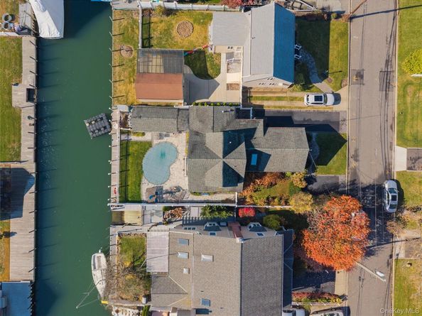 38 Bayside Place, Amityville NY 11701