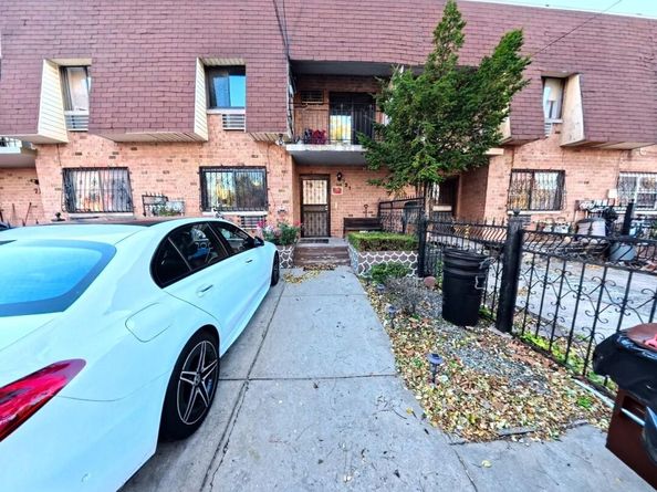 721 Thieriot Avenue, Bronx NY 10473