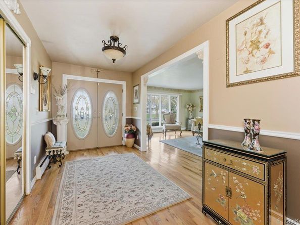 8 Penn Drive, Dix Hills NY 11746