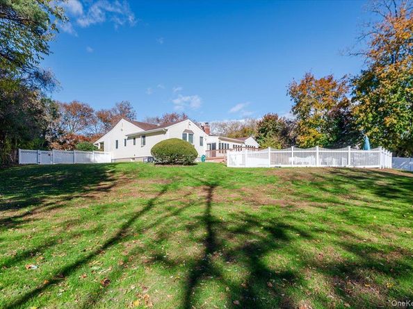 8 Penn Drive, Dix Hills NY 11746