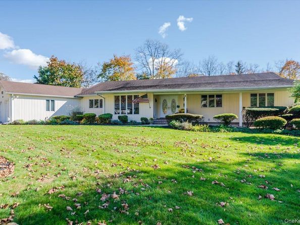 8 Penn Drive, Dix Hills NY 11746