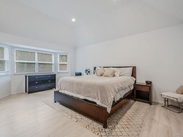 76 Blueberry Ridge Drive, Holtsville NY 11742