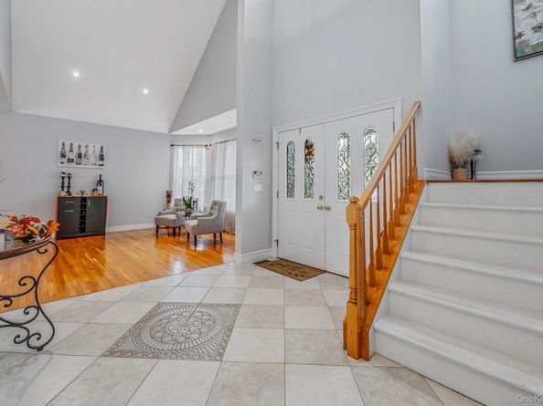 76 Blueberry Ridge Drive, Holtsville NY 11742