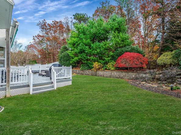 76 Blueberry Ridge Drive, Holtsville NY 11742