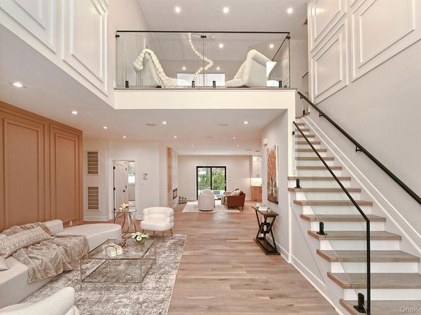 39 Forest Lane, Westbury NY 11590