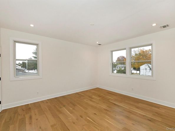 39 Forest Lane, Westbury NY 11590