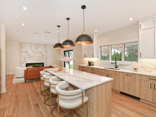 39 Forest Lane, Westbury NY 11590