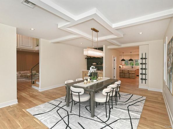 39 Forest Lane, Westbury NY 11590