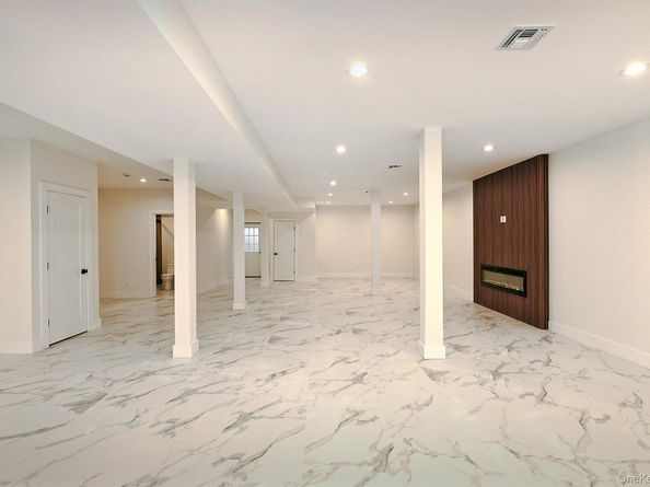 39 Forest Lane, Westbury NY 11590