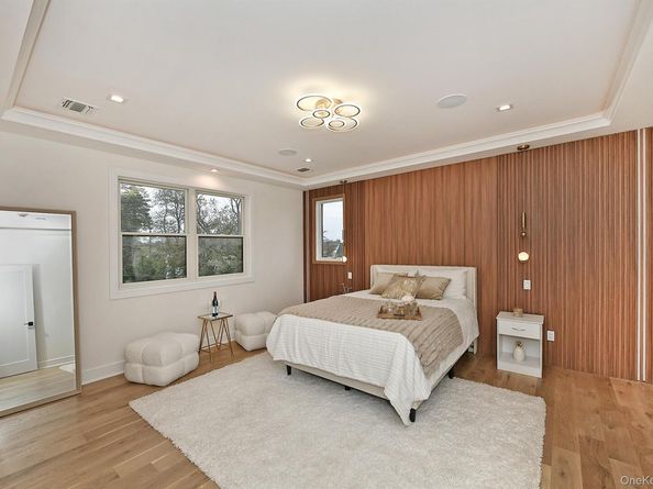 39 Forest Lane, Westbury NY 11590