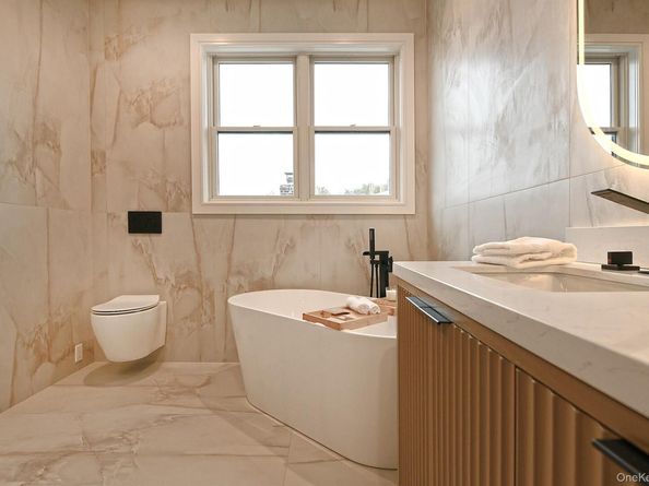 39 Forest Lane, Westbury NY 11590