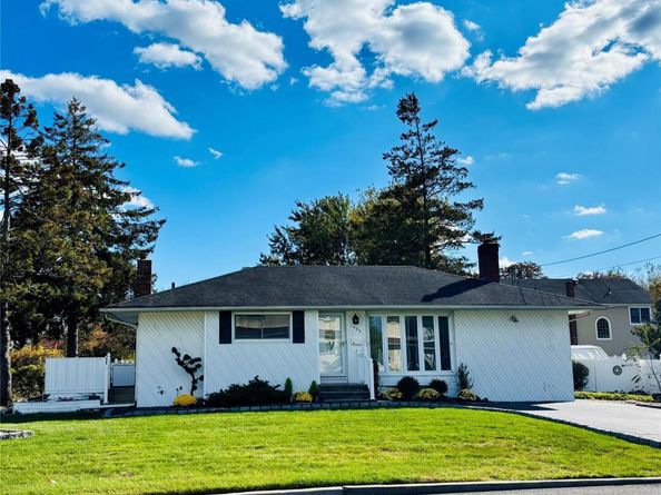 1483 4th Street, West Babylon NY 11704