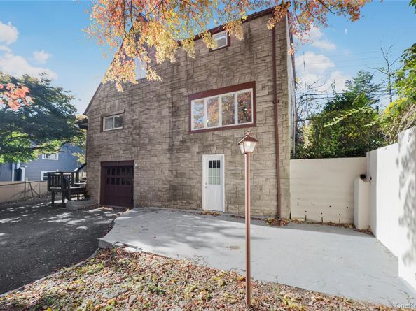 39 Hillcrest Rd, Hartsdale NY 10530