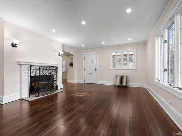 39 Hillcrest Rd, Hartsdale NY 10530