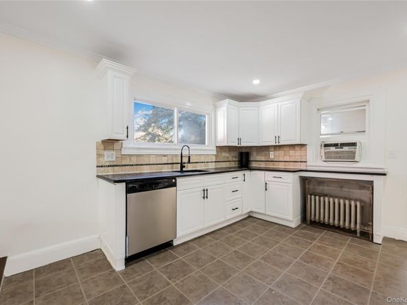 39 Hillcrest Rd, Hartsdale NY 10530