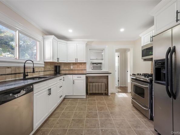 39 Hillcrest Rd, Hartsdale NY 10530