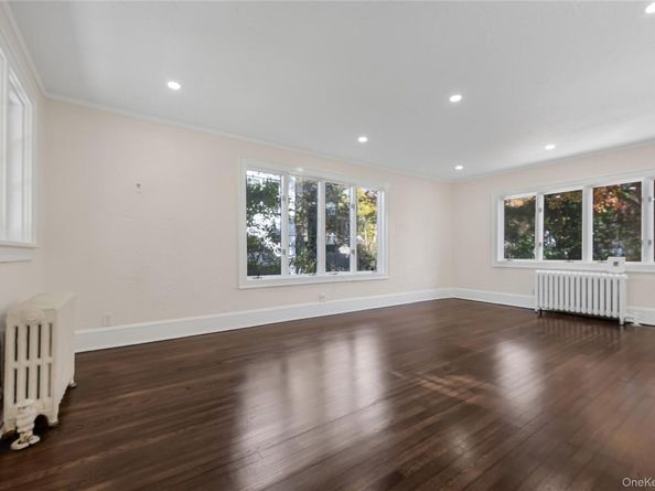 39 Hillcrest Rd, Hartsdale NY 10530