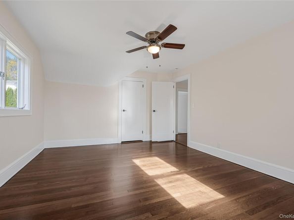 39 Hillcrest Rd, Hartsdale NY 10530