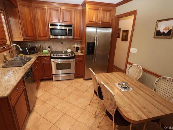 726 Meisser Street, Franklin Square NY 11010