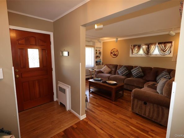 726 Meisser Street, Franklin Square NY 11010