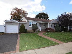726 Meisser Street, Franklin Square NY 11010