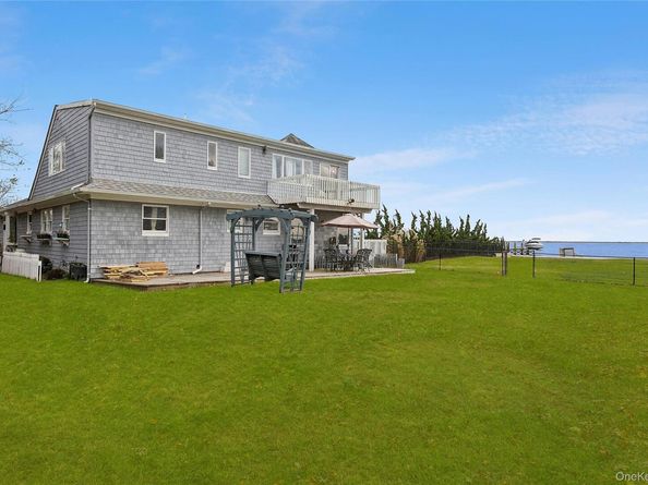 140 Ocean Avenue, Center Moriches NY 11934