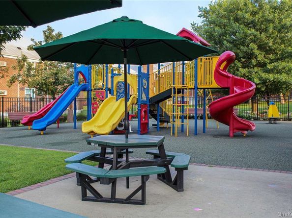 263-18 73 Avenue 2nd Floor, Glen Oaks NY 11004