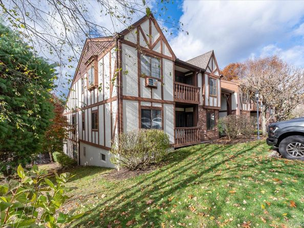 43 Foxwood Circle, Mount Kisco NY 10549