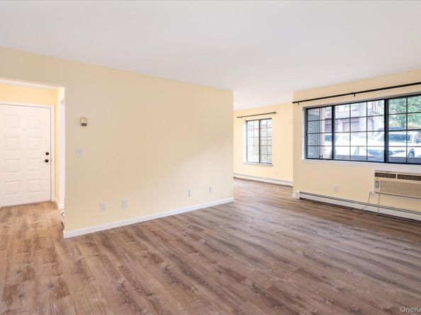 43 Foxwood Circle, Mount Kisco NY 10549