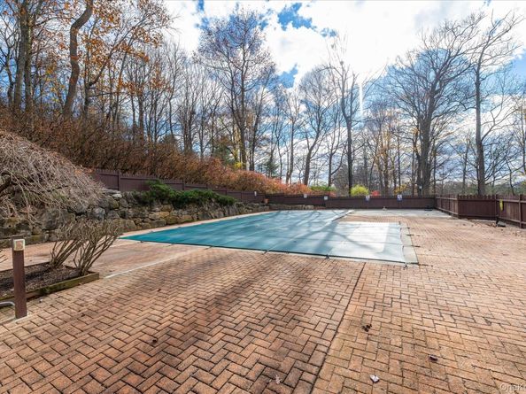 43 Foxwood Circle, Mount Kisco NY 10549