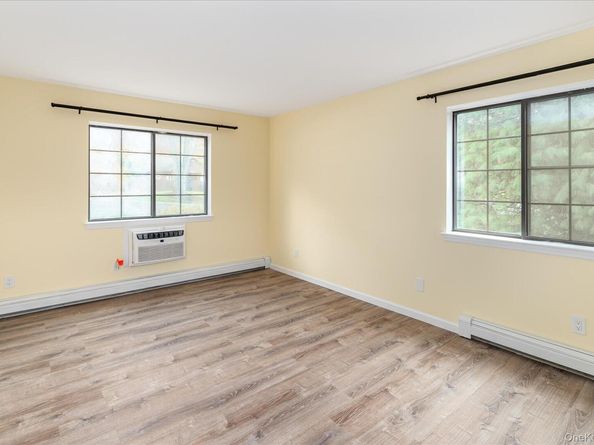 43 Foxwood Circle, Mount Kisco NY 10549