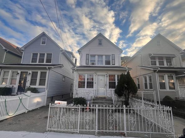 21818 118th Avenue, Cambria Heights NY 11411