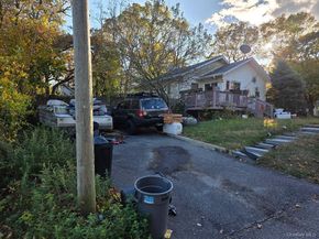 4 Forest Street, Ronkonkoma NY 11779