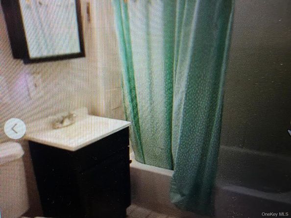 4 Forest Street, Ronkonkoma NY 11779