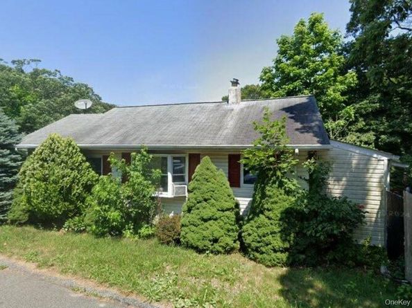 4 Forest Street, Ronkonkoma NY 11779