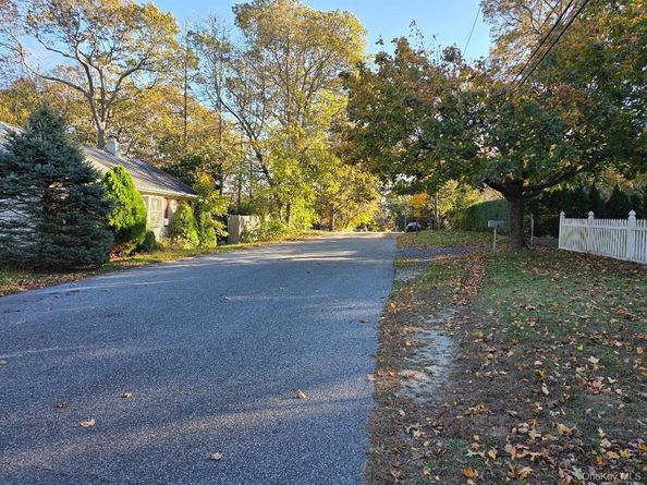 4 Forest Street, Ronkonkoma NY 11779