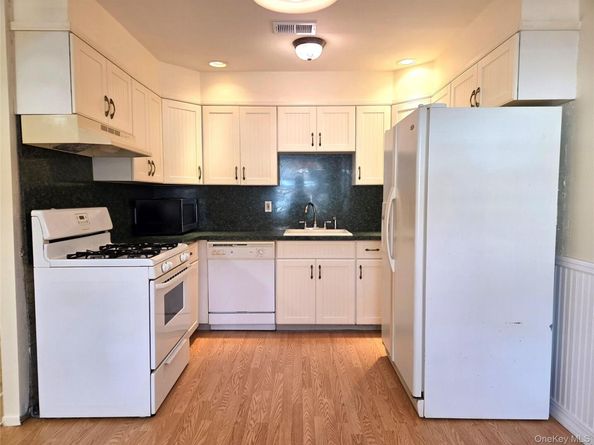 618 Lake Court 618, Middle Island NY 11953