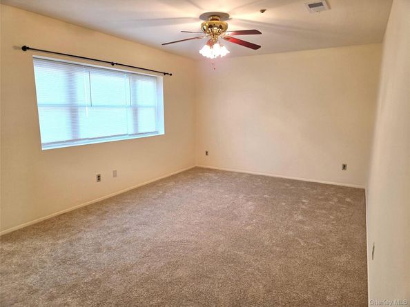 618 Lake Court 618, Middle Island NY 11953