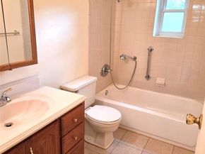 618 Lake Court 618, Middle Island NY 11953