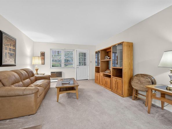 6 Anchorage Lane 5A, Oyster Bay NY 11771