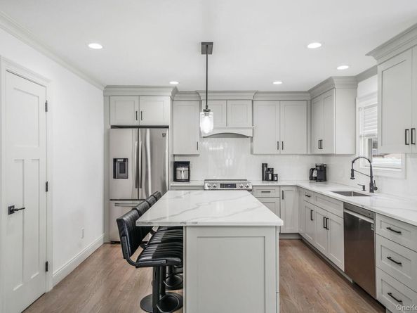 122 4th Street, Saint James NY 11780