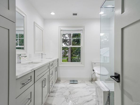 122 4th Street, Saint James NY 11780